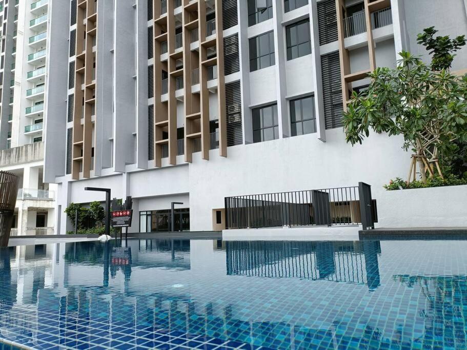 High-floor Sky Trees Views & Facilities A23 Johor Bahru